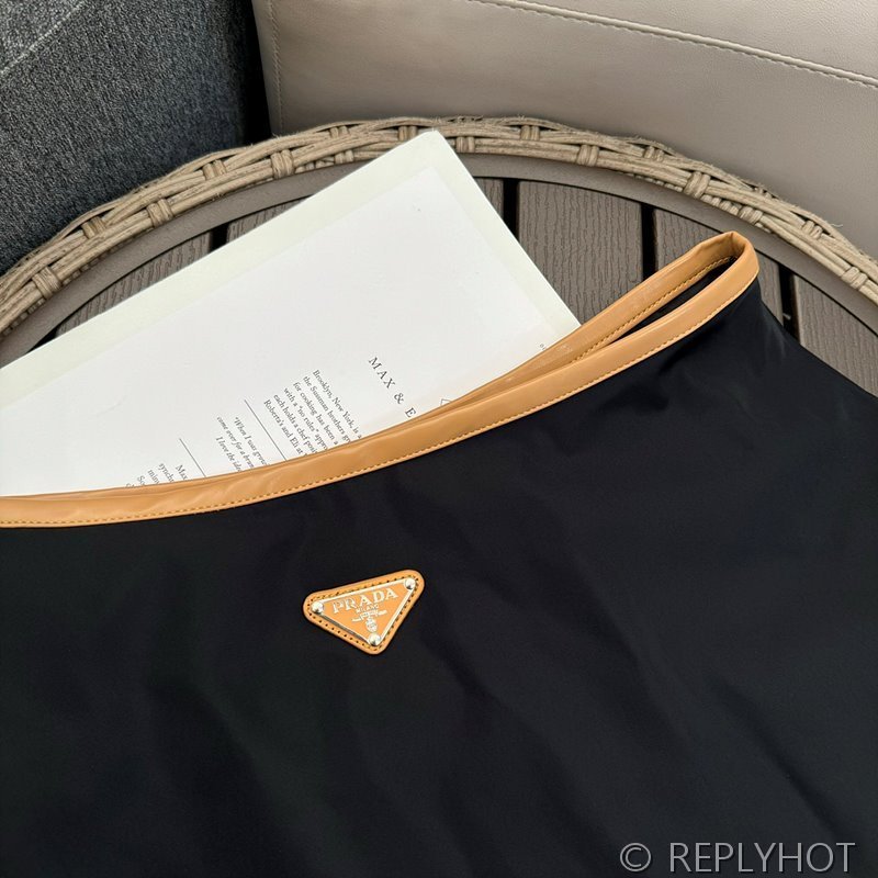 프라다 가죽 트리밍 나일론 우산 스커트