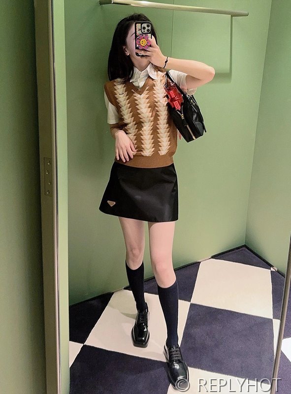 프라다  가죽 트리밍 나일론 스커트