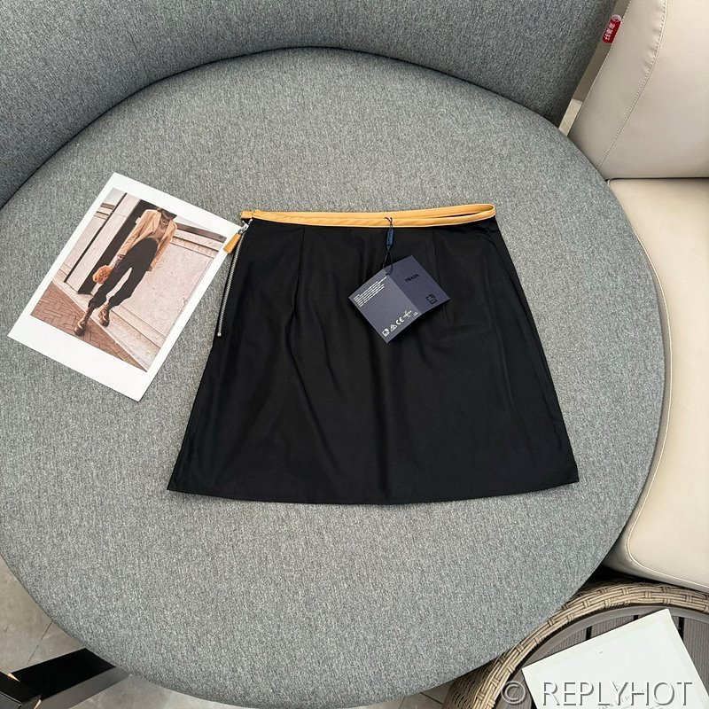 프라다  가죽 트리밍 나일론 스커트