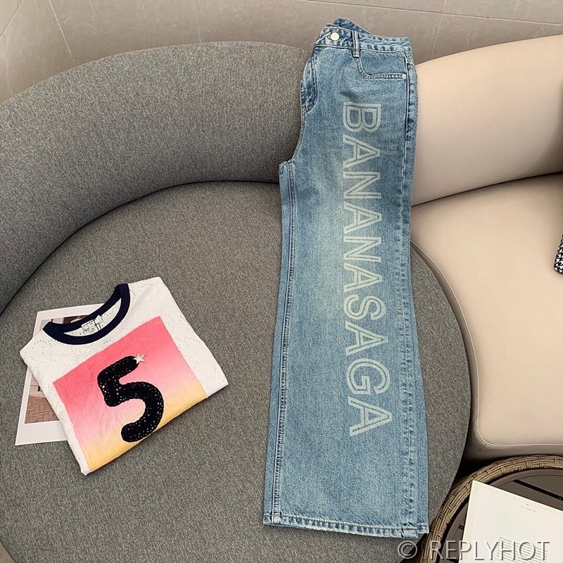 발렌시아가 오블리크 레터 프린트 스트레이트 진