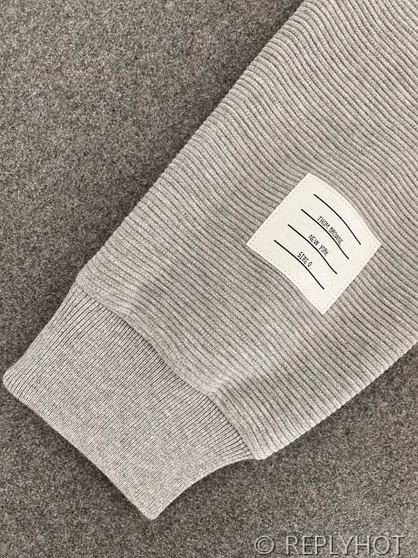 톰브라운 스트레이트 캐주얼 팬츠 그레이