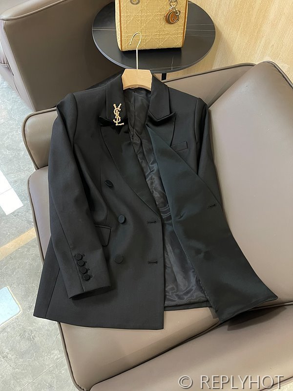 입생로랑 클래식 더블 울 테일러트 정장코트