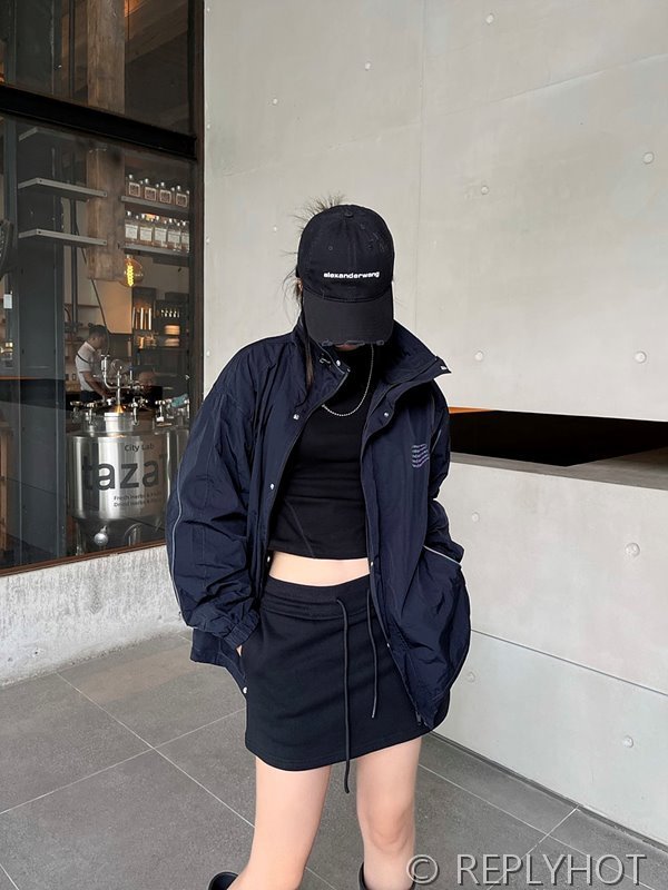 알렉산더왕 나일론 트레이닝세트 남여공용 [매장가 680만원대]