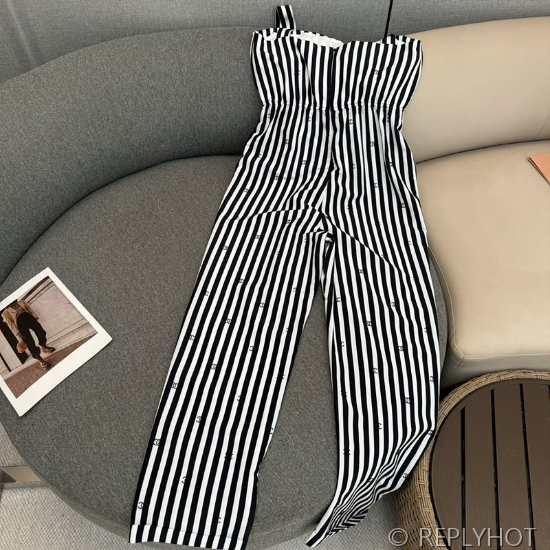 샤넬 코코비치 컬렉션 CC로고 스트라이프 오버롤 수트 [매장가 700만원대]