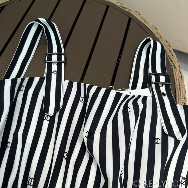 샤넬 코코비치 컬렉션 CC로고 스트라이프 오버롤 수트 [매장가 700만원대]