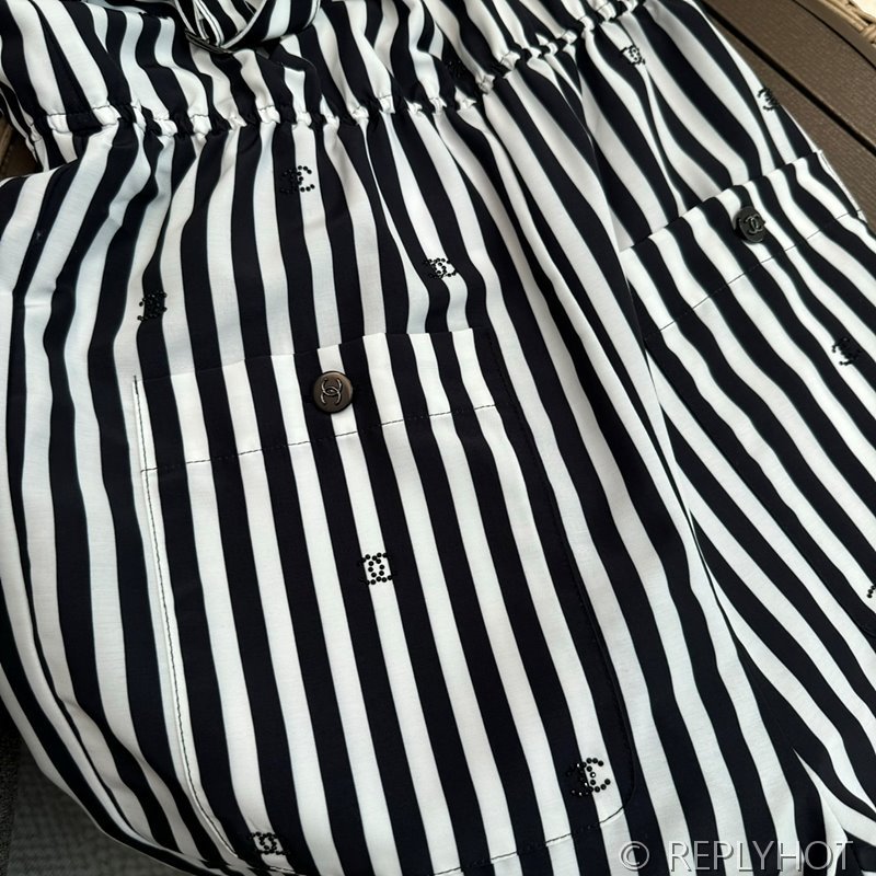 샤넬 코코비치 컬렉션 CC로고 스트라이프 오버롤 수트 [매장가 700만원대]