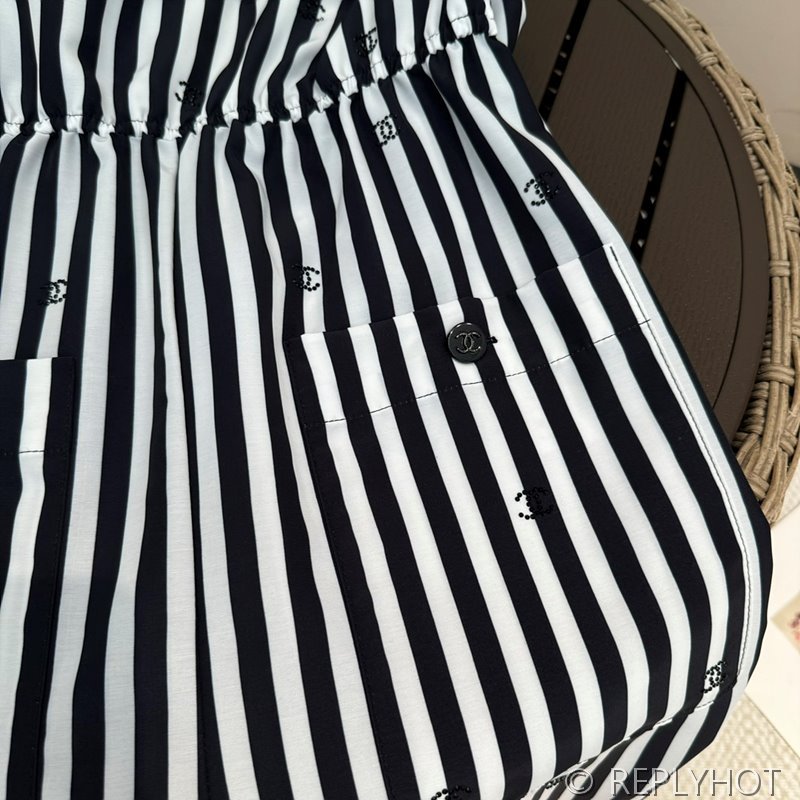 샤넬 코코비치 컬렉션 CC로고 스트라이프 오버롤 수트 [매장가 700만원대]