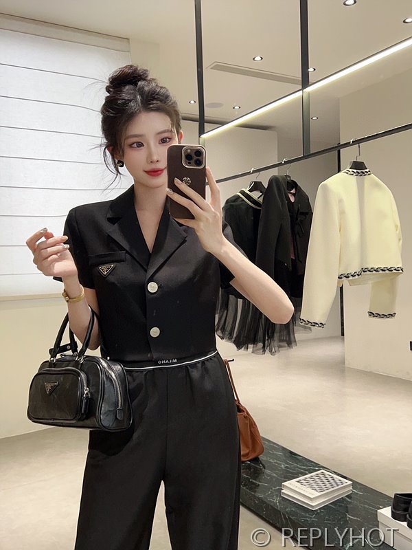 프라다 트라이앵글 로고 투피스세트 2color