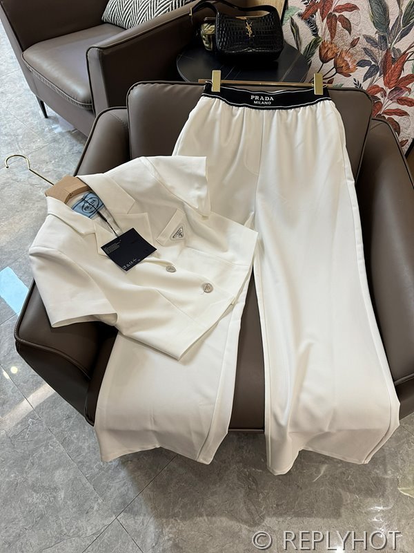 프라다 트라이앵글 로고 투피스세트 2color