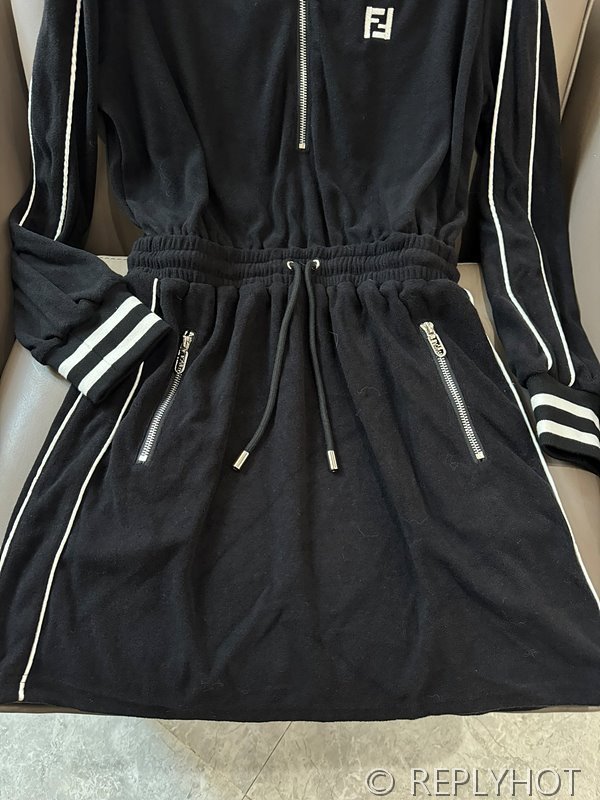 펜디 모노그램 벨벳 원피스