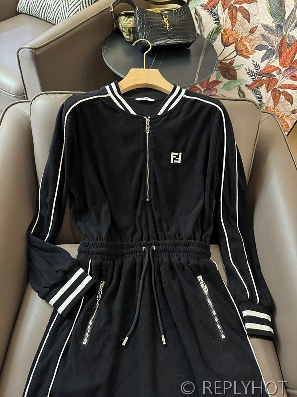 펜디 모노그램 벨벳 원피스