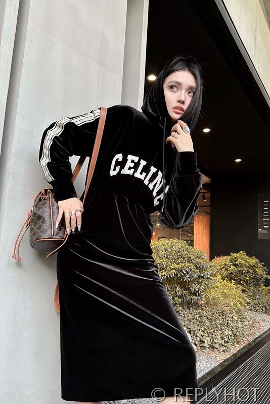 셀린느 벨벳 후드 원피스