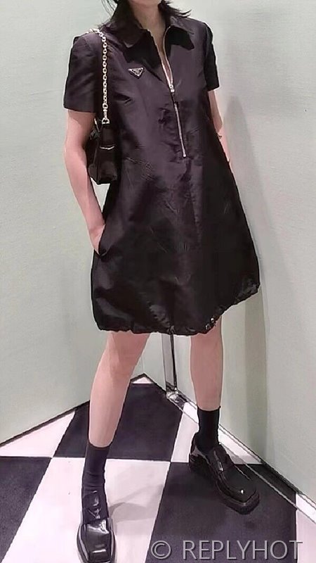 프라다 나일론 라펠 반팔 원피스