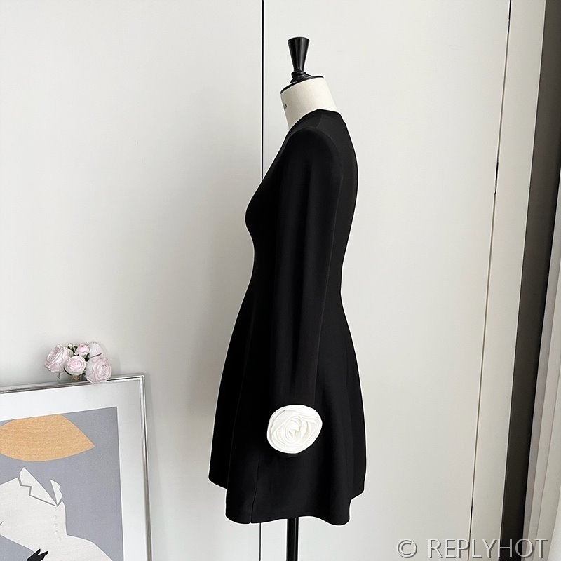 발렌티노 플로럴 아플리케 미니 드레스