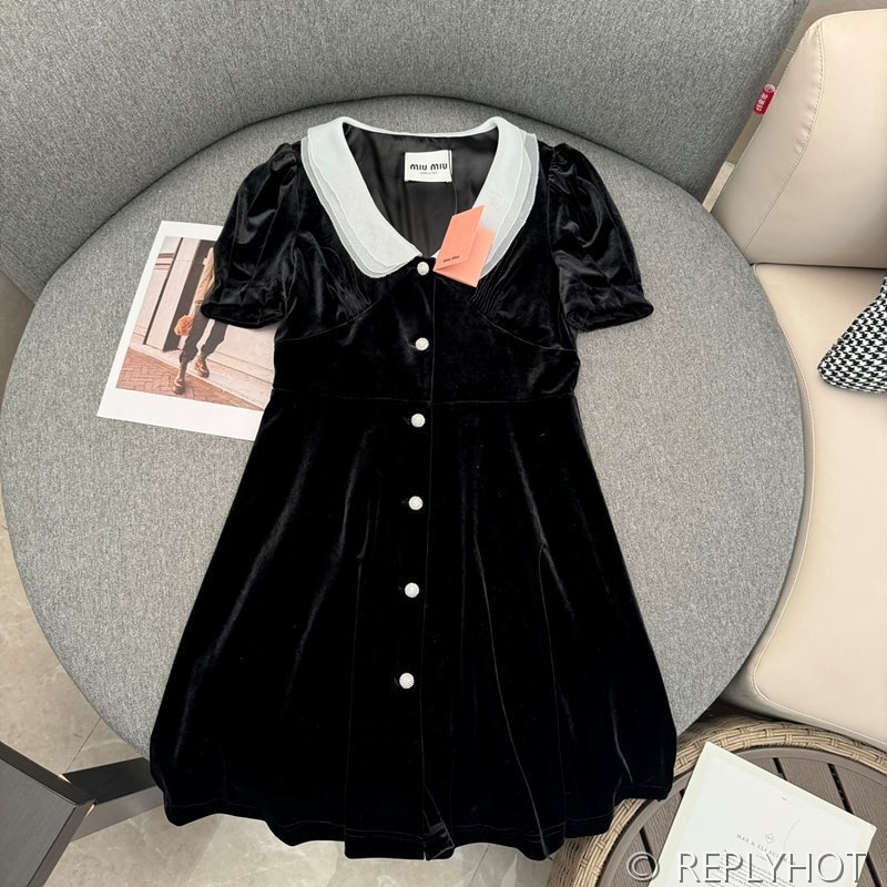 미우미우 벨벳 세일러넥 배색 카라 롱 원피스 [매장가 320만원대]