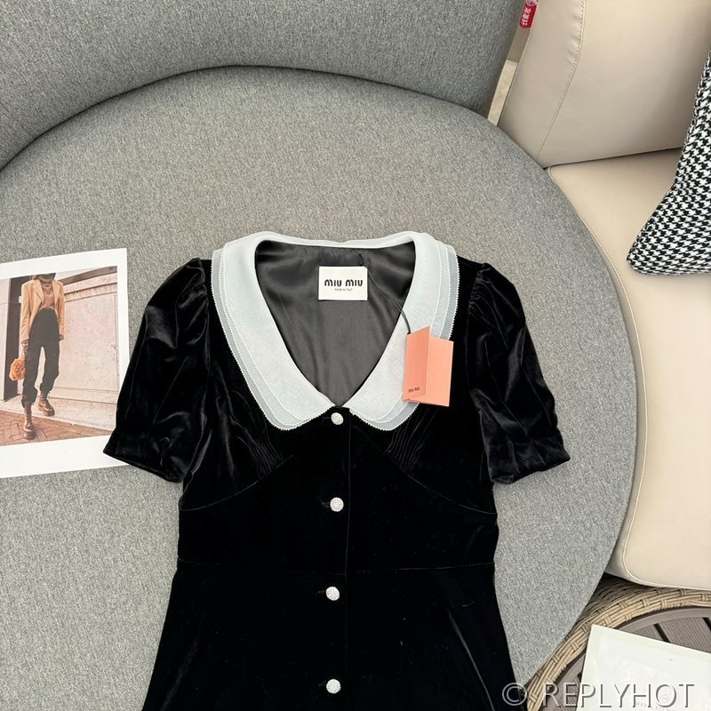 미우미우 벨벳 세일러넥 배색 카라 롱 원피스 [매장가 320만원대]