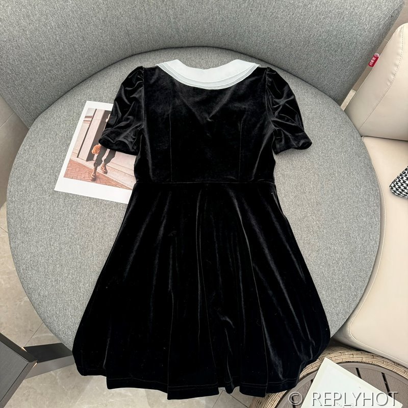 미우미우 벨벳 세일러넥 배색 카라 롱 원피스 [매장가 320만원대]