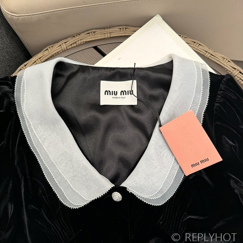 미우미우 벨벳 세일러넥 배색 카라 롱 원피스 [매장가 320만원대]