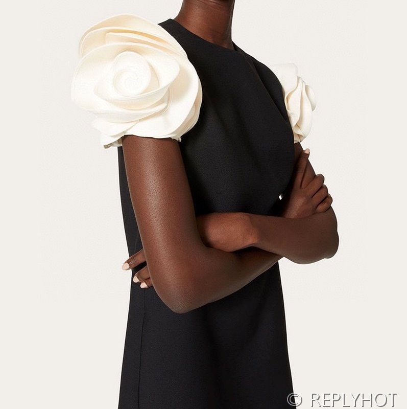 발렌티노 블루밍 로즈 드레스 [매장가 370만원대]