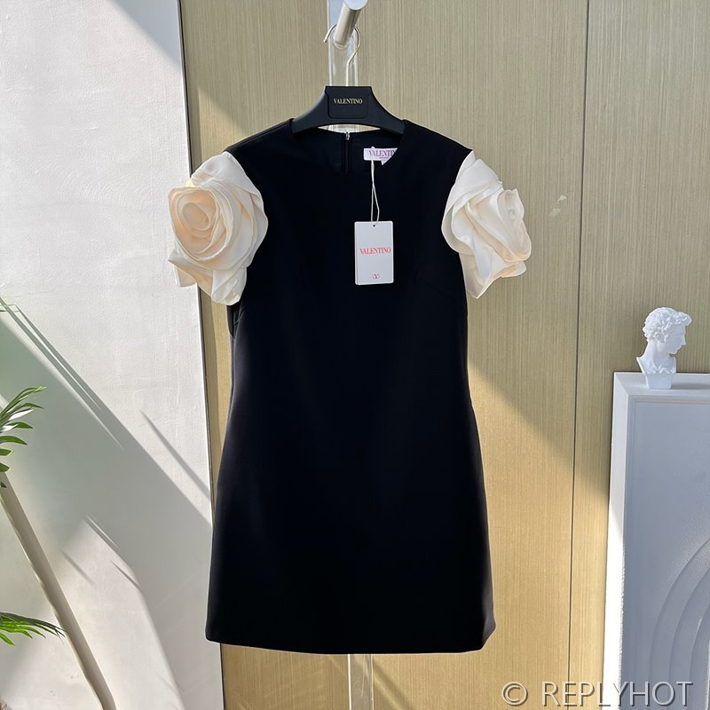 발렌티노 블루밍 로즈 드레스 [매장가 370만원대]