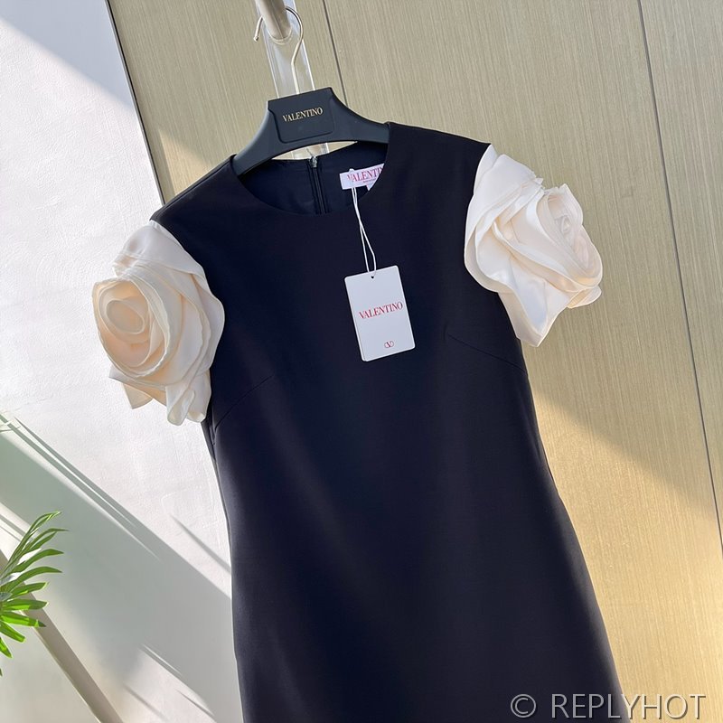 발렌티노 블루밍 로즈 드레스 [매장가 370만원대]