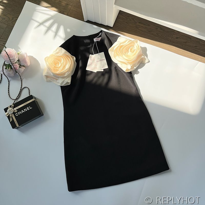 발렌티노 블루밍 로즈 드레스 [매장가 370만원대]