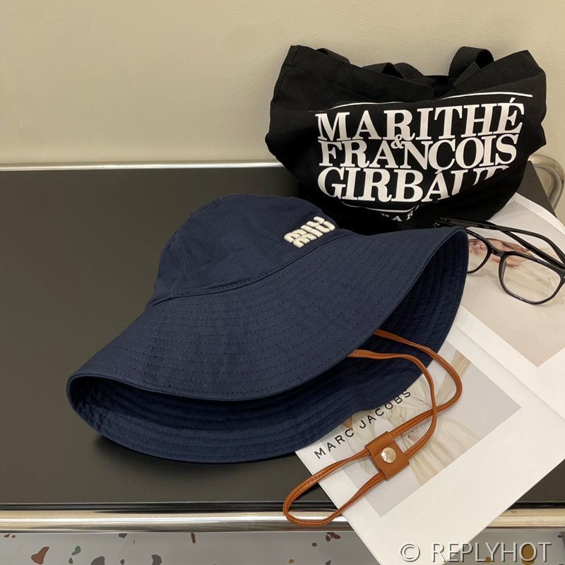 미우미우 드릴 햇 [매장가 86만원대]