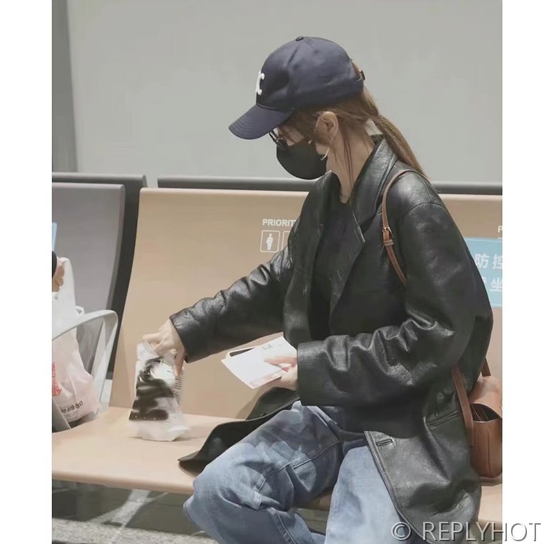 셀린느 트리비웅 캡모자 2COLOR [매장가 110만원대]