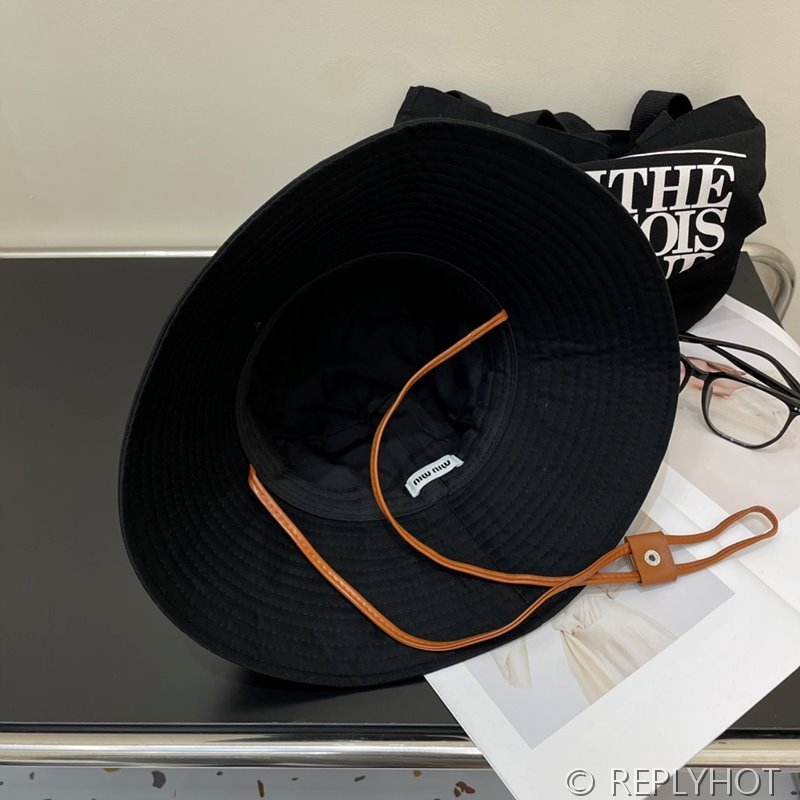 미우미우 드릴 햇 [매장가 86만원대]