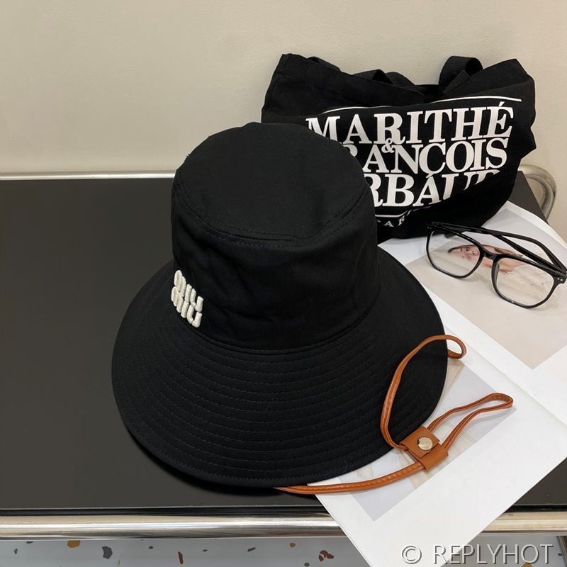 미우미우 드릴 햇 [매장가 86만원대]