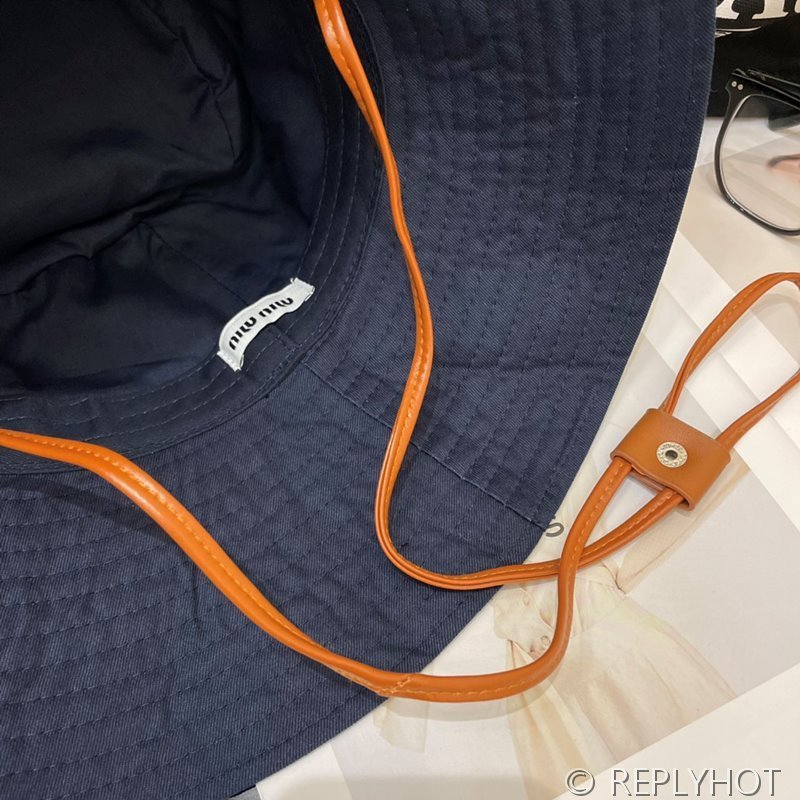 미우미우 드릴 햇 [매장가 86만원대]