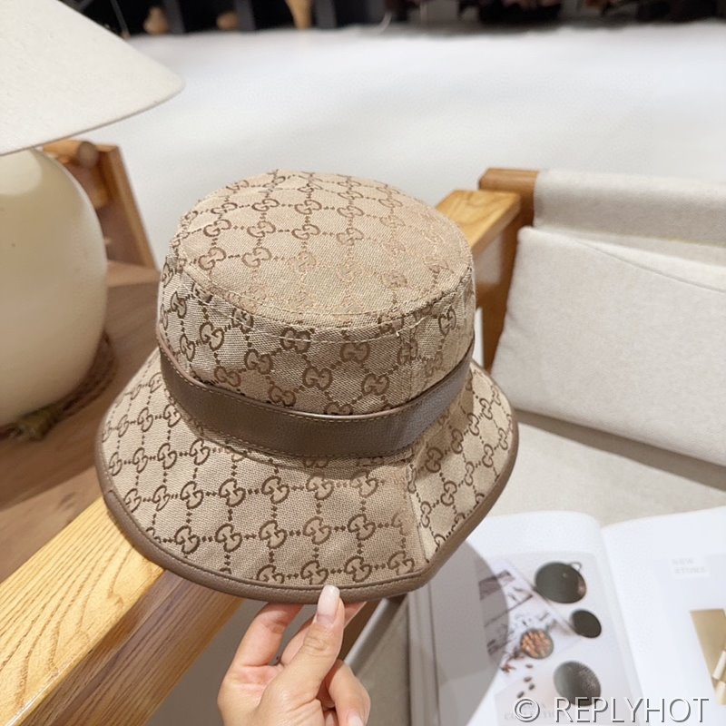 구찌 더블 G 로고의 GG 캔버스 버킷 모자 [매장가 78만원]