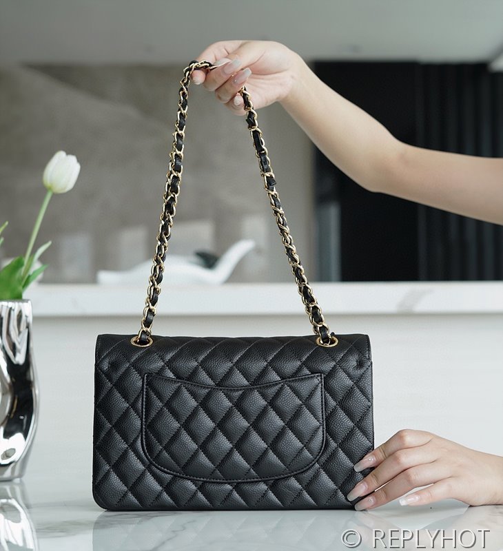 [하이엔드급] 샤넬 클래식 미디엄 카프스킨 골드메탈 블랙 [매장가 1450만원대]