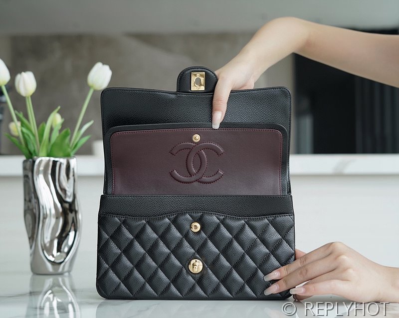 [하이엔드급] 샤넬 클래식 미디엄 카프스킨 골드메탈 블랙 [매장가 1450만원대]