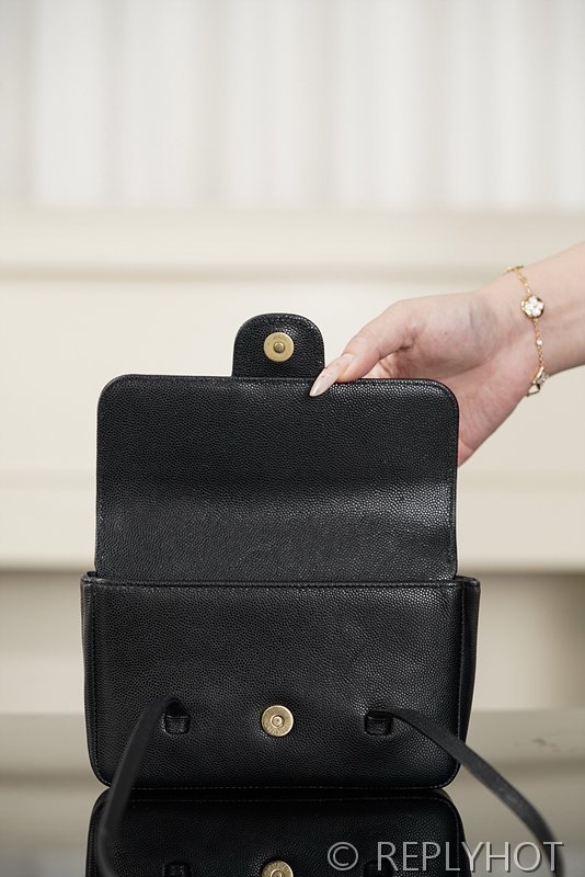 [하이엔드급] 샤넬 26 제니백 미니 가죽 스트랩 클러치 [매장가 611만원대]