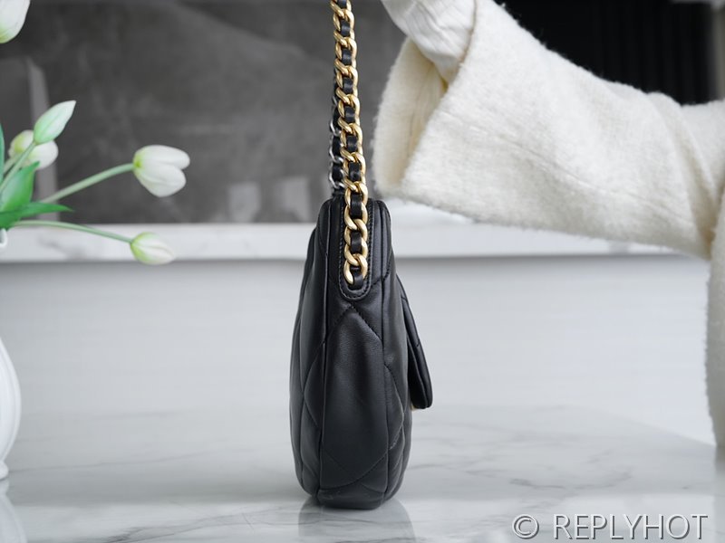 [하이엔드급] 샤넬 24C 19 호보 플랩백 [매장가 800만원대]