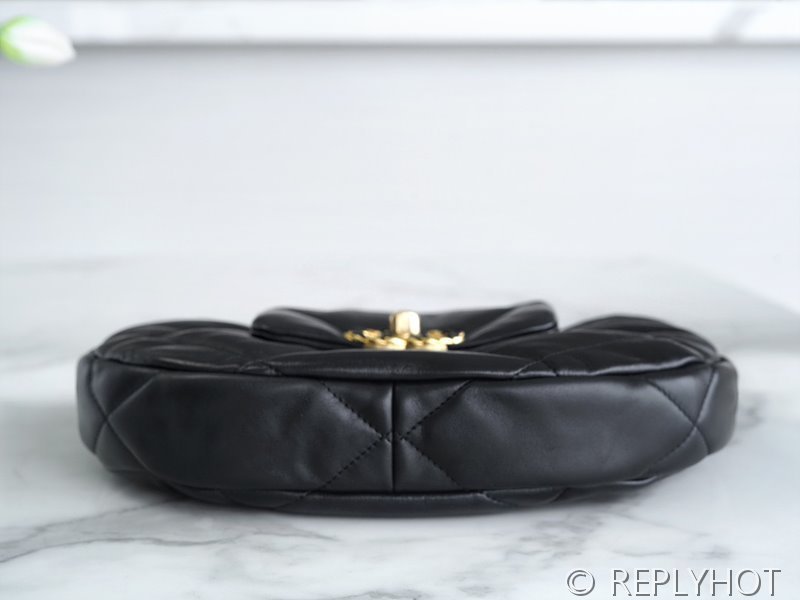 [하이엔드급] 샤넬 24C 19 호보 플랩백 [매장가 800만원대]