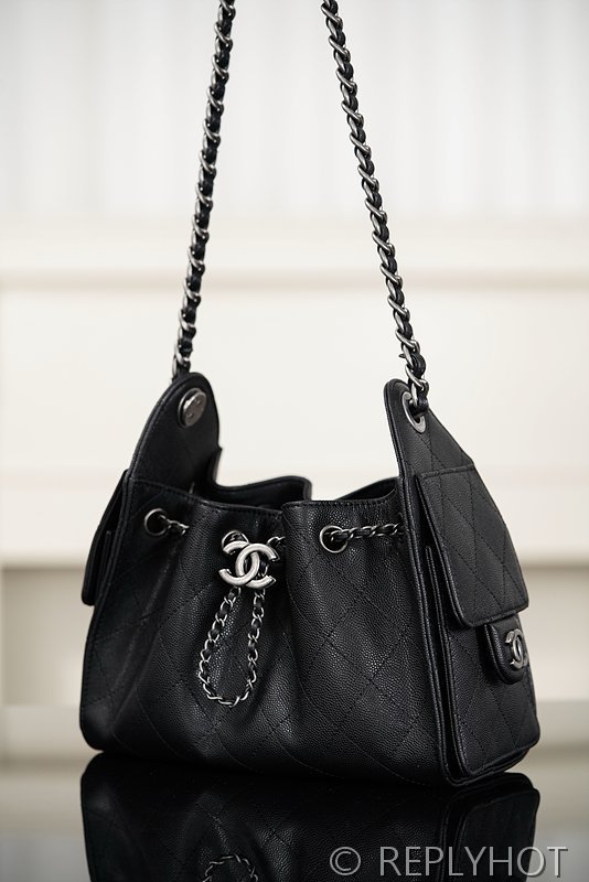 [하이엔드급] 샤넬 25백 미니 그레인드 카프스킨 실버메탈 블랙 [매장가 900만원대]