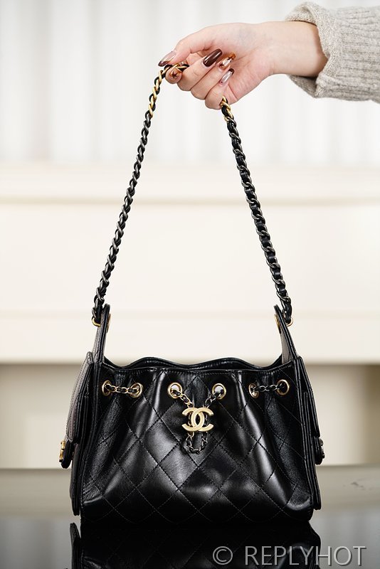 [하이엔드급] 샤넬 25백 미니 그레인드 카프스킨 블랙 골드메탈 블랙 [매장가 900만원대]