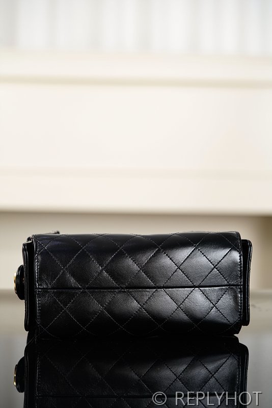[하이엔드급] 샤넬 25백 미니 그레인드 카프스킨 블랙 골드메탈 블랙 [매장가 900만원대]