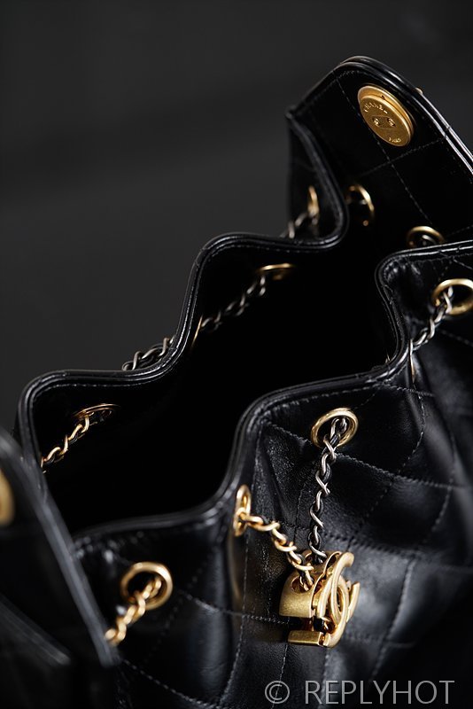 [하이엔드급] 샤넬 25백 미니 그레인드 카프스킨 블랙 골드메탈 블랙 [매장가 900만원대]