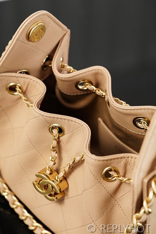 [하이엔드급] 샤넬 25백 미니 그레인드 카프스킨 골드메탈 베이지 [매장가 900만원대]