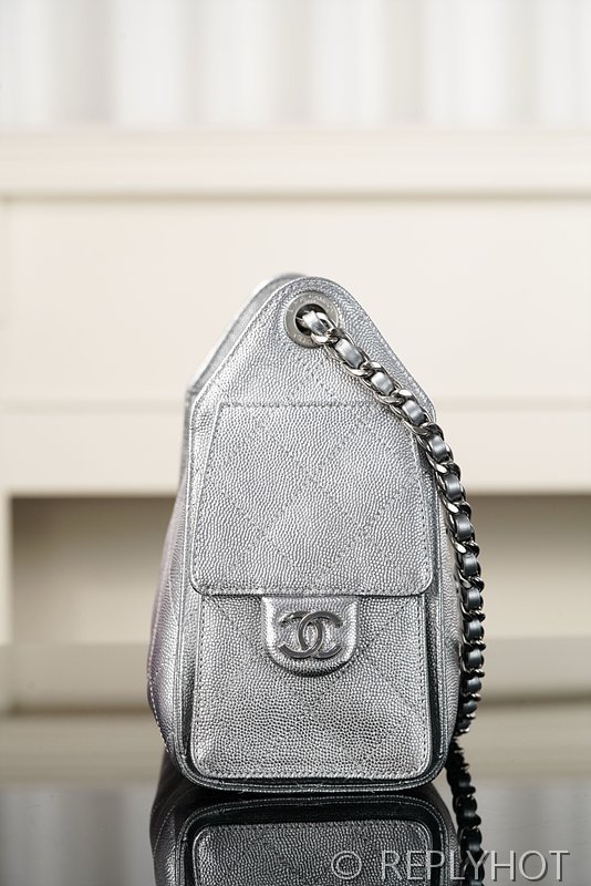 [하이엔드급] 샤넬 25백 미니 메탈릭 그레인드 카프스킨 실버메탈 실버 [매장가 900만원대]