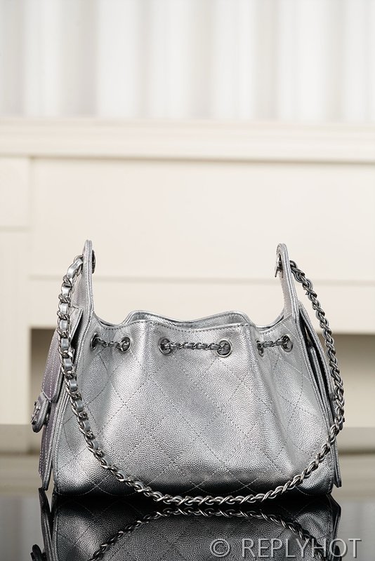 [하이엔드급] 샤넬 25백 미니 메탈릭 그레인드 카프스킨 실버메탈 실버 [매장가 900만원대]