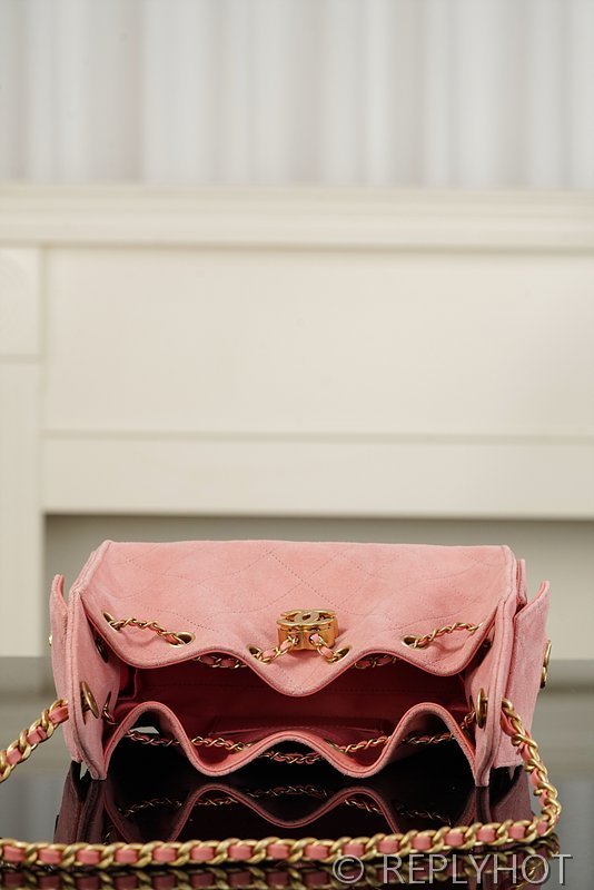 [하이엔드급] 샤넬 25백 미니 스웨이드 카프스킨 골드메탈 핑크 [매장가 900만원대]