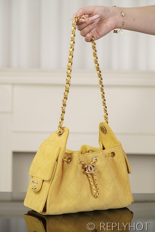[하이엔드급] 샤넬 25백 미니 스웨이드 카프스킨 골드메탈 옐로우 [매장가 900만원대]