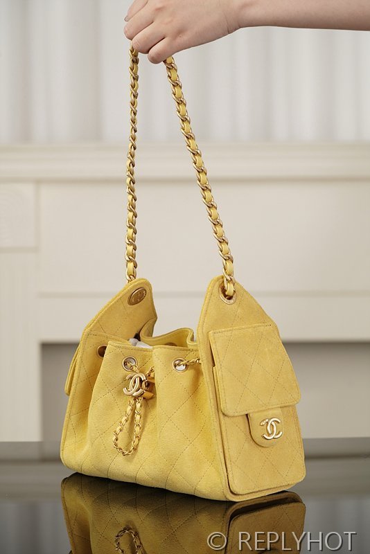 [하이엔드급] 샤넬 25백 미니 스웨이드 카프스킨 골드메탈 옐로우 [매장가 900만원대]