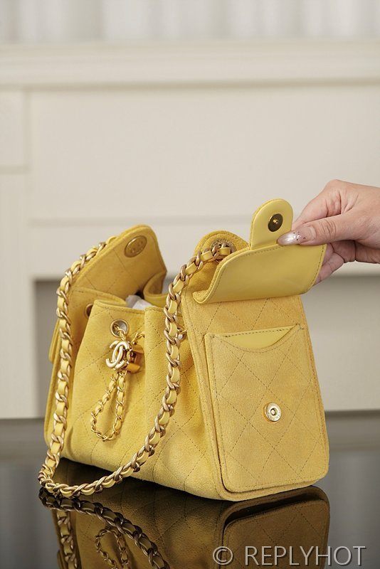 [하이엔드급] 샤넬 25백 미니 스웨이드 카프스킨 골드메탈 옐로우 [매장가 900만원대]