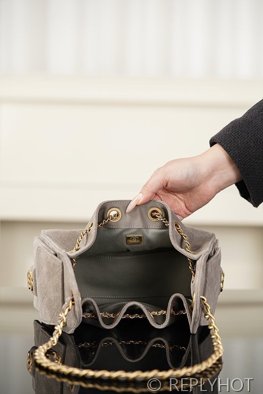 [하이엔드급] 샤넬 25백 미니 스웨이드 카프스킨 골드메탈 그레이 [매장가 900만원대]