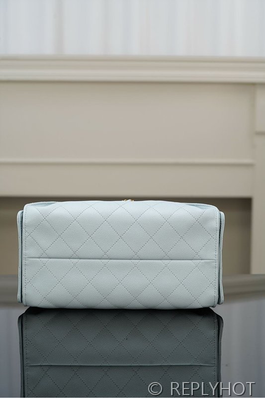 [하이엔드급] 샤넬 25백 스몰 그레인드 카프스킨 골드메탈 라이트 블루 [매장가 1000만원대]